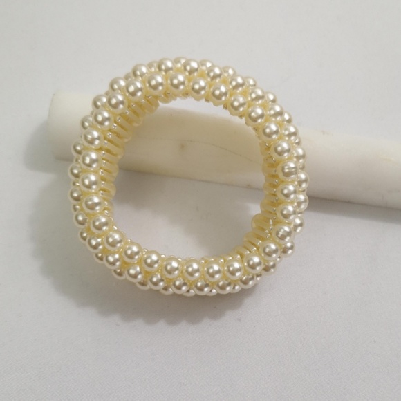 *Free Add-on* Pearl Statement Bracelet - Picture 4 of 4